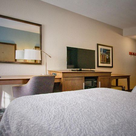 Hampton Inn Edmond Bagian luar foto