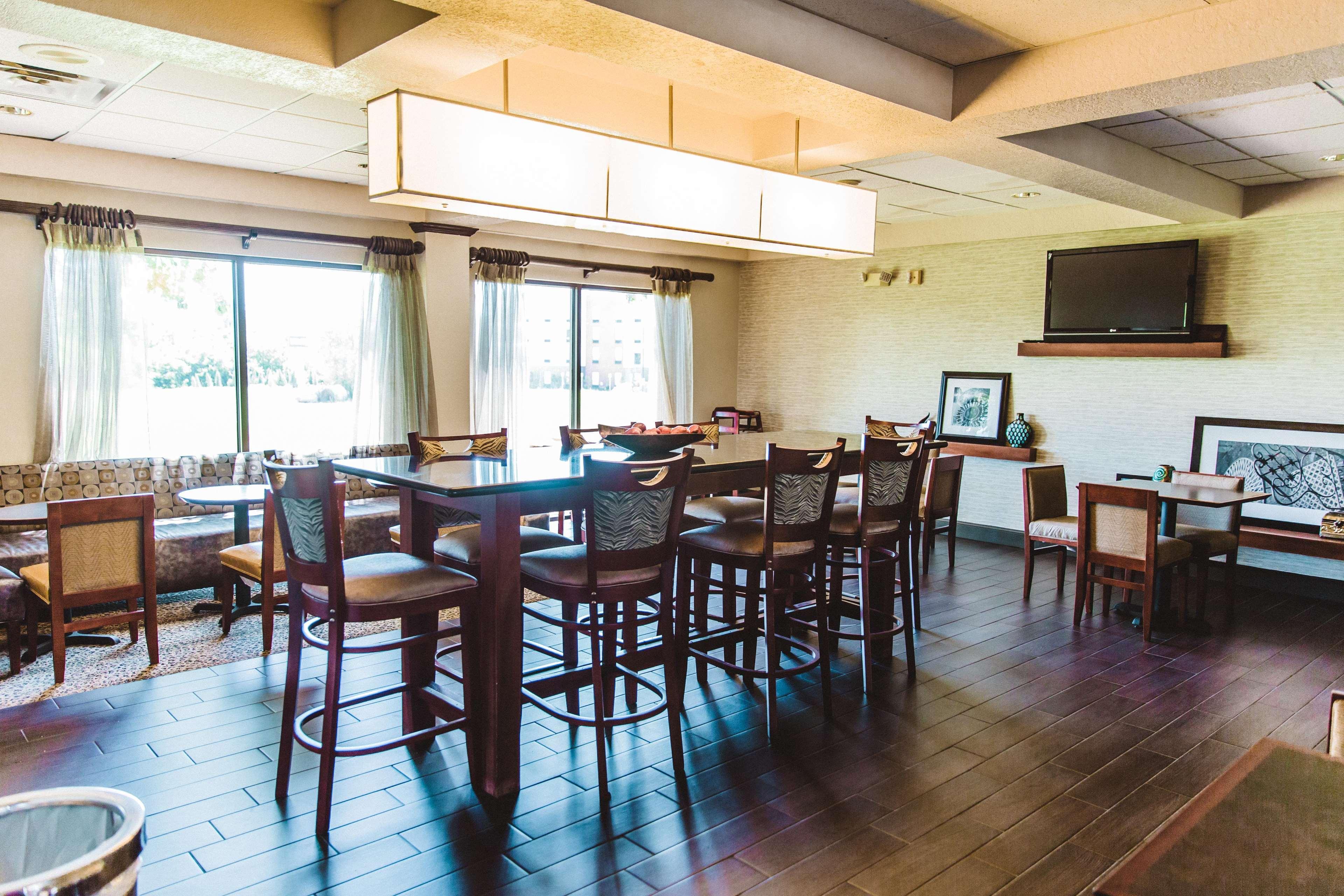 Hampton Inn Edmond Bagian luar foto