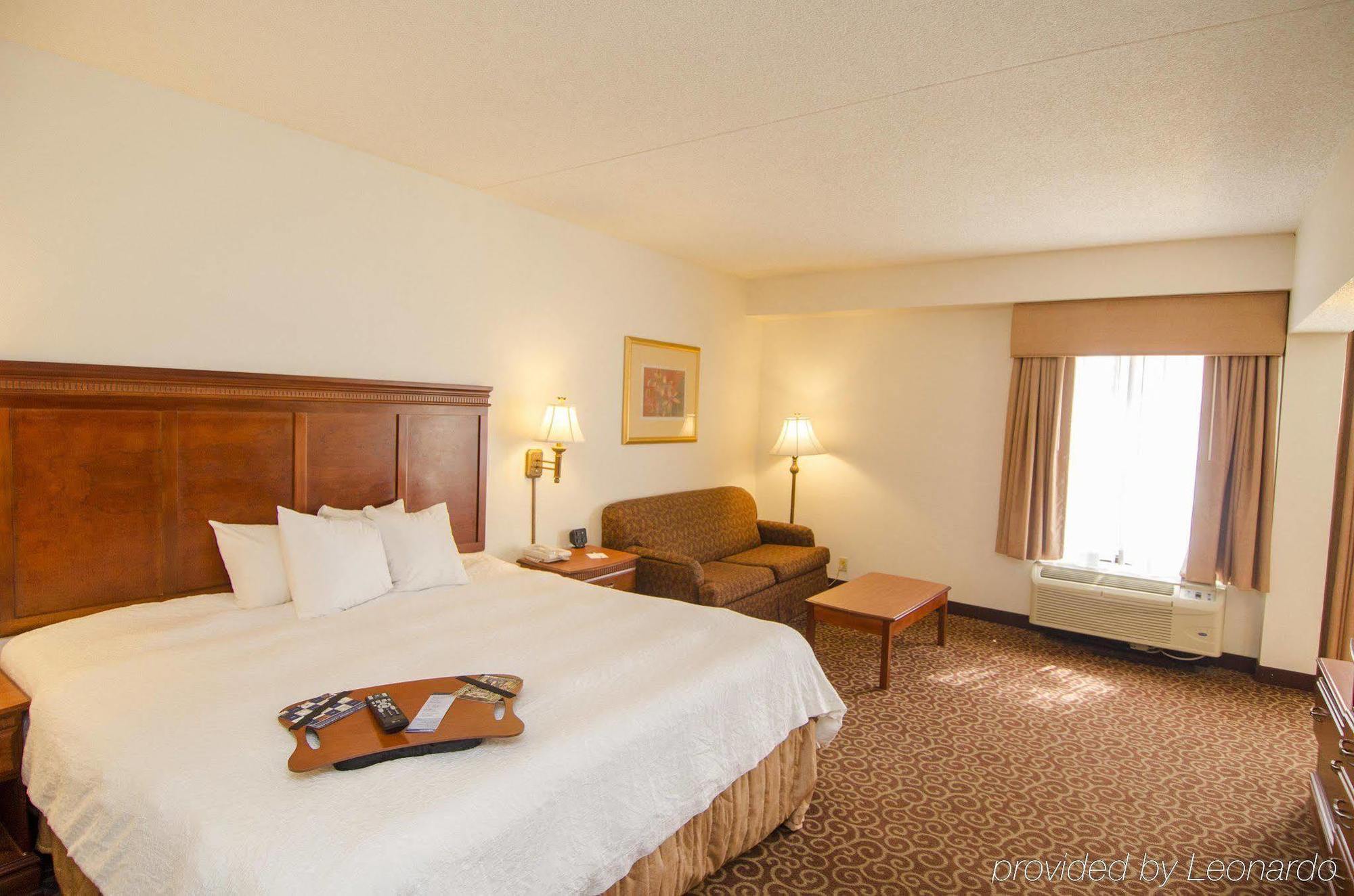 Hampton Inn Edmond Bagian luar foto